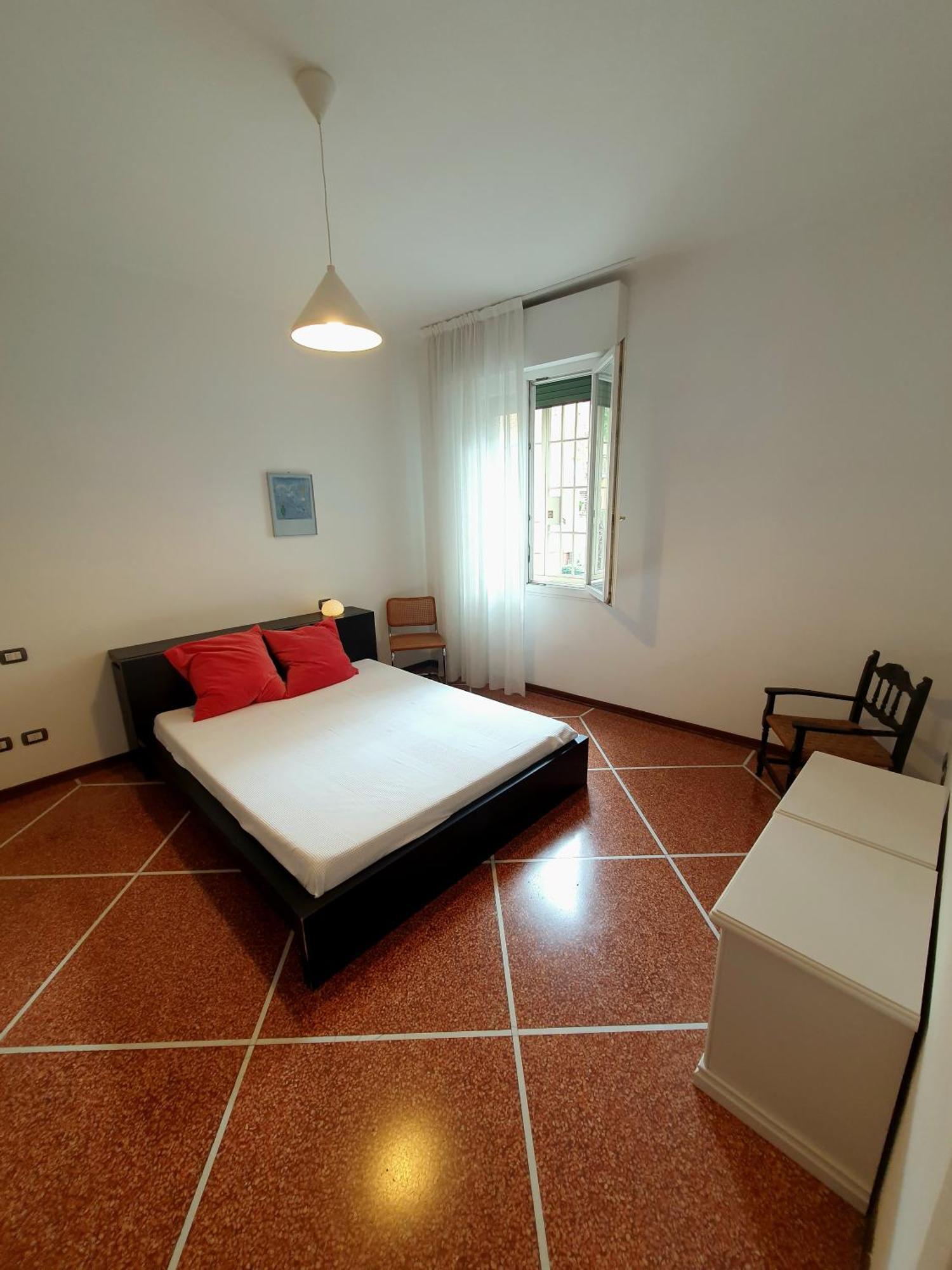 Spacious Three-Room Apartment In Saragozza Bolonya Dış mekan fotoğraf